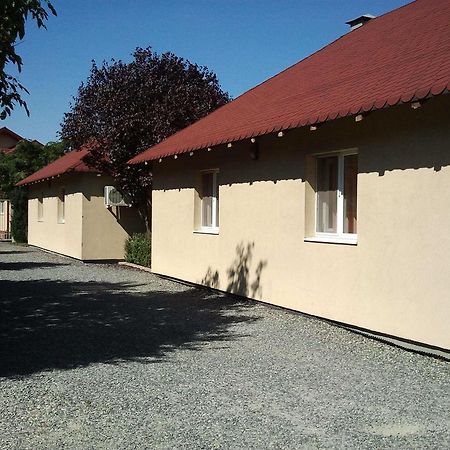 Jr Motel Отопень Екстер'єр фото
