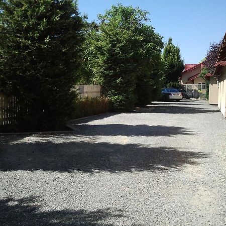 Jr Motel Отопень Екстер'єр фото