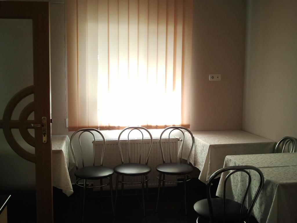Jr Motel Отопень Екстер'єр фото