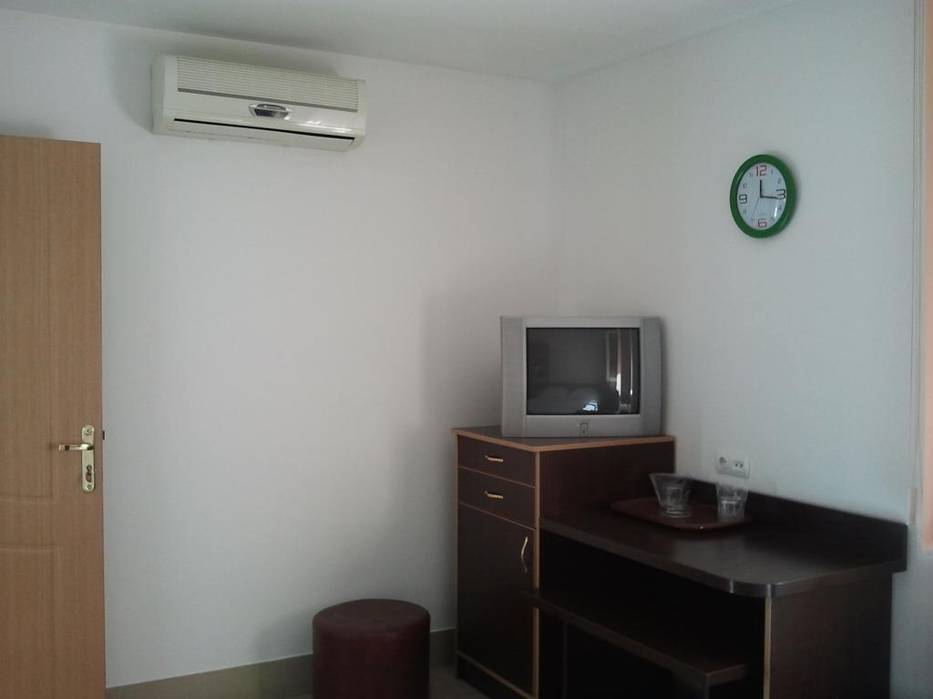 Jr Motel Отопень Номер фото