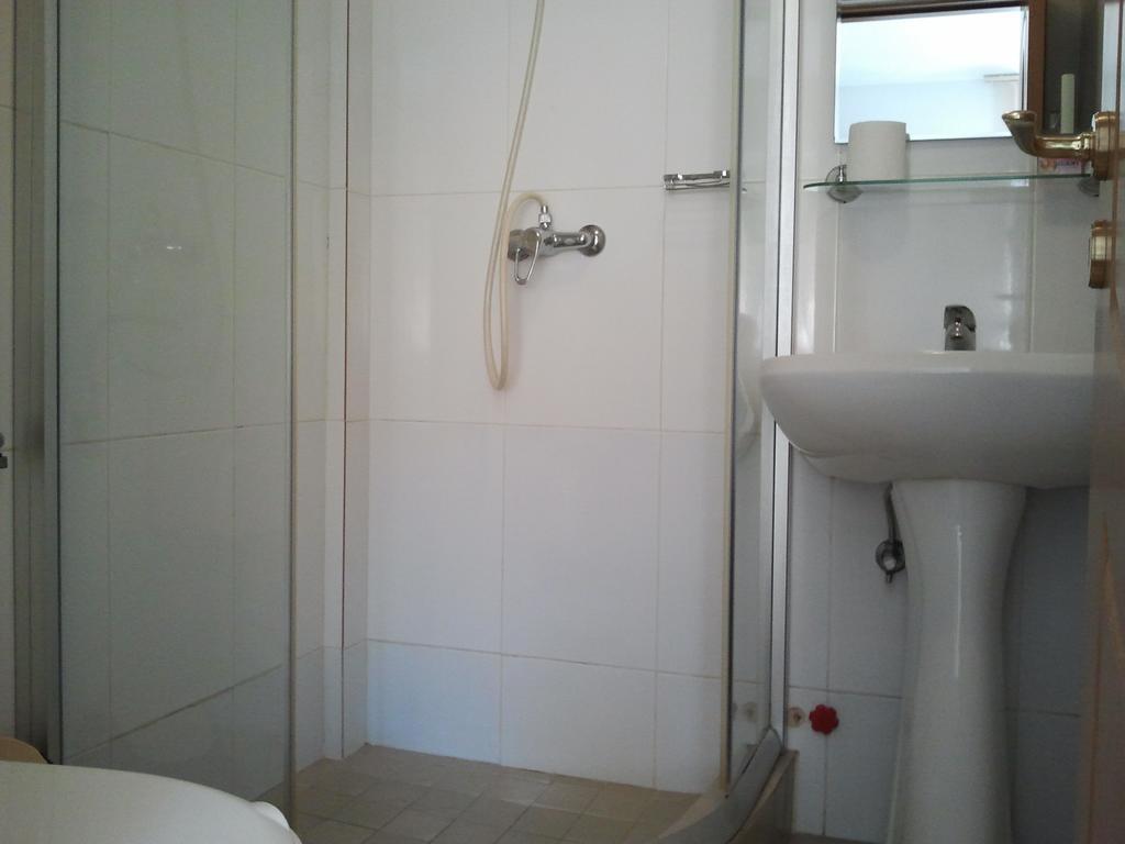 Jr Motel Отопень Номер фото